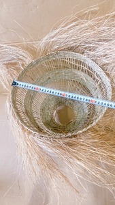 Lámpara colgante tejida a mano de estilo tradicional Seagrass, lámpara de techo de fabricación vietnamita con forma lineal, mejora cualquier ajuste - Product Image 5