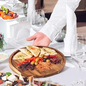 Meilleures assiettes à dîner en bois d'acacia Plateau de service en bois rond Plateau en bois pour salade de légumes utilisés. - Product Image 2