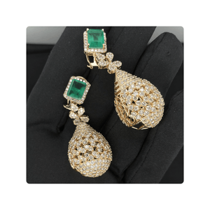 ต่างหูห่วงแฟชั่นอินเทรนด์ของผู้หญิงสีทอง14kt พร้อมเพชรธรรมชาติและมรกตสีเขียวตามสั่ง - Product Image 2