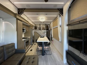 Nuevo 2025 Forest River Wildwood Grand Lodge 42VERANDA, Personalizado, de Lujo, 4x4, para Viajes - Product Image 5