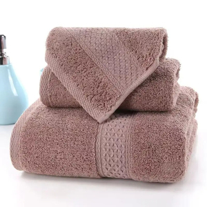 Vente en gros d'usine Serviettes de bain personnalisées extra larges 100*180cm Serviettes de luxe en coton pour hôtel durables pour le bain - Product Image 4