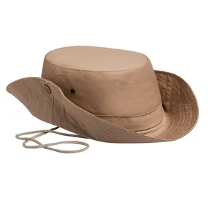 Set Personalizzato di Accessori per Safari, Escursionismo e Sacca Impermeabile - Product Image 1