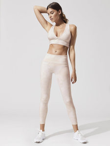 Sujetador deportivo hecho en Pakistán para mujer Sujetador deportivo de ropa activa Sujetador deportivo de poliéster Spandex de diseño personalizado con logotipo estampado en soplo - Product Image 5