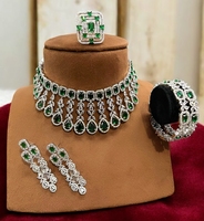 Ensemble Collier, Boucles d'Oreilles, Bracelet et Bague en Laiton et Zircon Style Américain Tendance pour Femmes et Filles - Cadeau Scintillant pour Mariage et Fête