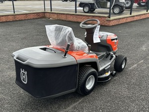 Aérateur de pelouse TC 242T Tracteur de jardin Tondeuse à gazon - Product Image 5