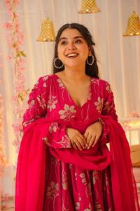 ชุดนอนกลับได้ของผู้หญิงคอลเลคชั่นใหม่พร้อมแผ่นฟอยล์ดิจิตอลพิมพ์ลายเรเลียนแท้ - Product Image 2