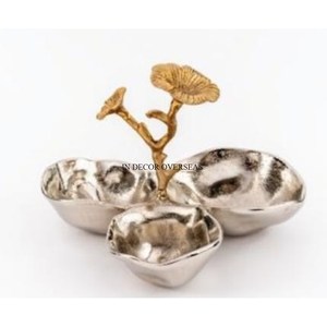 ชามแฟนซีสำหรับเสิร์ฟผลไม้แห้งและช็อคโกแลตทำจากโลหะสำเร็จรูป3ช่องสีเงินรูปทรงแปลกๆ - Product Image 1
