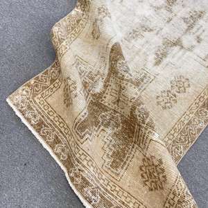 Alfombra Turca Vintage, Alfombra de 3x10.5 pies, Alfombra Oriental Blanca - Product Image 4