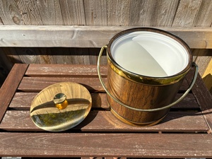 Cubo de hielo liso contemporáneo en madera maciza para presentaciones elegantes de bares de comedor y reuniones al aire libre - Product Image 4