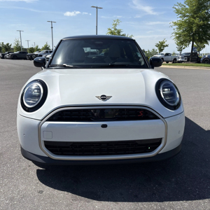 Vehículos Usados Seminuevos 2025 MINI Hardtop 2 Puertas Cooper S FWD Hatchback Listo para Enviar - Product Image 1