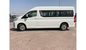 รถตู้ไฮเอซ ปี 2022 พวงมาลัยซ้าย เกียร์อัตโนมัติ เครื่องยนต์ 4.5 ลิตร มาตรฐานไอเสียยูโร 4 เบาะหนัง ภายในสีเข้ม หลังคาซันรูฟแบบพาโนรามา - Product Image 6