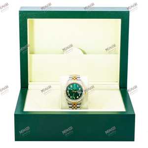 Reloj de diamantes Moissanite TwoTone único, estilo Hip Hop de lujo, números arábigos verdes, esfera de ajuste de diamante completo, reloj de acento dorado - Product Image 6