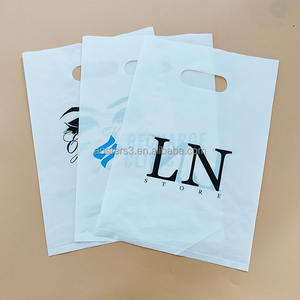 Conception de logo privé personnalisé estampage à chaud recyclable PE matériel pliable fond gousset sac pour shopping chaussettes chaussures et fourrure - Product Image 5