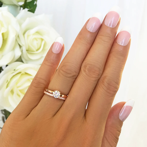 Set Classico da Sposa con <span class=keywords><strong>Anello</strong></span> di Fidanzamento Solitario con Diamante Taglio Rotondo da 0,50 <span class=keywords><strong>Carati</strong></span> e <span class=keywords><strong>Anello</strong></span> Eternity in Oro 14K con Diamante Sintetico, Regalo per Anniversario - Product Image 3