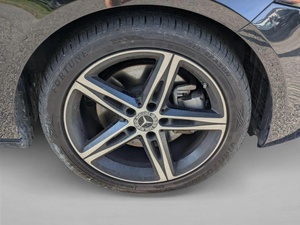 ยอดขายดี! รถยนต์เบนซ์ A-Class A-220 4MATIC A/T AWD ปี 2022 แบบซีดาน สำหรับใช้งานส่วนตัว - Product Image 6