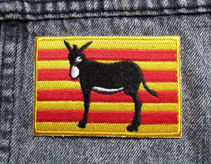 ป้ายปักคุณภาพสูง ป้ายปักเสื้อผ้า ป้ายโลโก้แบรนด์ ป้ายปักเชนิลแบบรีดติด ผ้าทวิล - Product Image 2