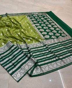 Sarees de seda brocados de color marfil hechos a medida con bordes dorados ideales para reventa en tiendas de ropa - Product Image 2