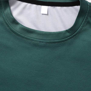 T-shirt léger de haute qualité pour hommes O-Neck Quick Dry Knitted Fabric Casual Adult Shirt in Plain Solid Color Print - Product Image 3