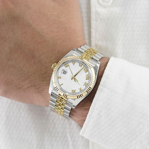 นาฬิกาข้อมือสแตนเลสสตีลสองสีเงินทองหรูหราสำหรับผู้ชายหน้าปัดเลขโรมันแบบคลาสสิกพร้อมแสดงวันที่ - Product Image 4