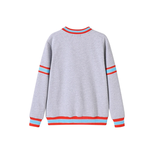 Delaware State Heather Grey Crewneck Winter Eco-Friendly |   Pull en molleton unisexe à manches raglan rouge et blanc avec broderie sur le devant - Product Image 2