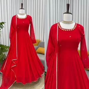 Fabriqué dans des tons élégants avec un tissu et des détails de qualité supérieure - Product Image 1