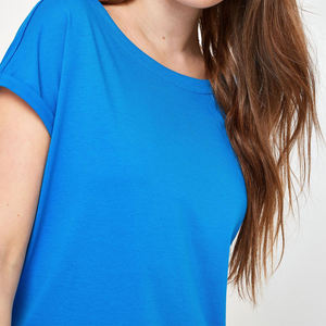 Vente en gros été femmes T-shirt mode ample décontracté à manches courtes dames T-shirt filles conception populaire T-shirt - Product Image 3