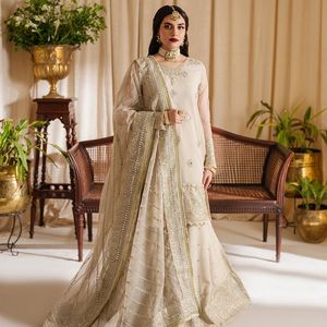 Ensemble haut et pantalon brodés gracieux avec Dupatta Parfait pour les fêtes, les mariages et les occasions élégantes de vêtements ethniques - Product Image 4
