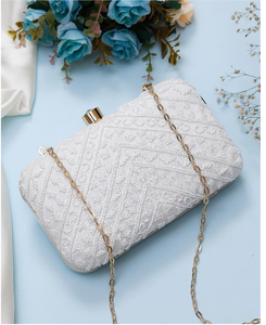 Pochette élégante de luxe écologique et durable ornée de perles, sac à main tendance pour femme, en polyester magnétique, idéal pour mariages et soirées - Product Image 2