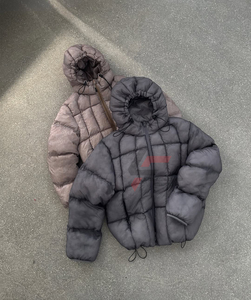 Vêtements d'hiver chauds et personnalisés pour hommes, logo noir, veste d'extérieur à bulles pour hommes, manteau d'hiver rembourré en coton épais rembourré. - Product Image 1