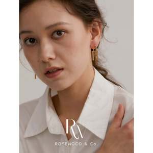 Orecchini Pendenti Minimalisti in Oro Massiccio, Design Leggero e Resistente all'Ossidazione, Ideali per Uso Quotidiano o Come Regalo - Product Image 3