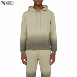 Ensemble de survêtement personnalisé avec effet soleil et effet délavé Ensemble de pantalons de survêtement et de sweat à capuche Streetwear Ensemble de deux pièces avec strass de travail Survêtement sérigraphié Dtg de luxe - Product Image 1
