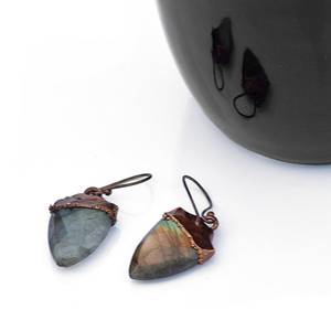 Boucles d'oreilles en forme de larme de Labradorite en cristal blanc naturel, bijoux en laiton taillé ovale, traitement thermique, cadeau principal en or pour elle - Product Image 6