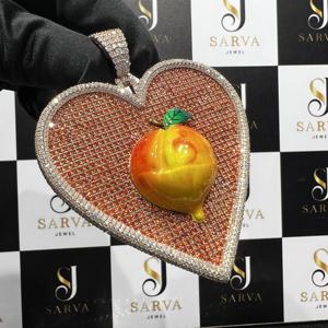 18K Or Jaune Glacé Hip Hop Baguette Diamant Pendentif Personnalisé Forme de Coeur VVS Moissanite 925 Argent Fine Jewelry Pendentif Pour Hommes - Product Image 1