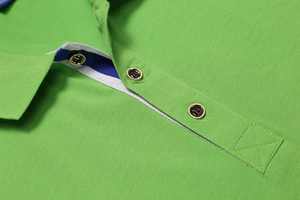 เสื้อโปโลผู้ชายผ้าไหมน้ำแข็งดีไซน์ใหม่ปี 2025 ขอบเย็บแบบพิเศษ รับสกรีนโลโก้ เสื้อโปโลสไตล์สตรีทแวร์สำหรับฤดูร้อน ขายส่ง เสื้อโปโลยูนิเซ็กซ์ - Product Image 4