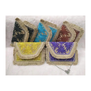 Nuevo Bolso de Mano de Satén Bordado de Moda, de Buena Calidad y Más Vendido, Lowellcraft, para Uso Casual/Fiesta, Disponible al por Mayor - Product Image 5