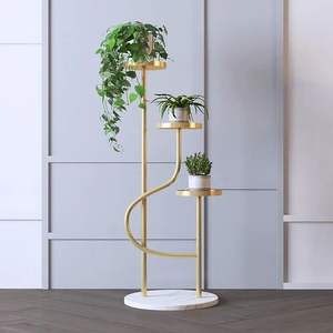 Soporte de maceta de metal hecho a mano de primera calidad con construcción duradera y detalles elegantes para la decoración del hogar y el jardín - Product Image 3