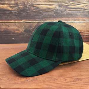 Gorra de Sol a Cuadros Negra y Roja de Estilo Nuevo, Gorra de Béisbol Retro, Gorra de Moda para Exteriores, Gorra con Visera - Product Image 4