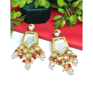 Boucles d'oreilles pendantes Meenakari Kundan blanches plaquées or 22 carats, bijoux de mode - Product Image 1