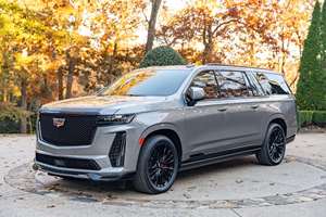 Cuidadosamente Mantenido, Cadi Llac Esca Lade V ESV SUV 2024, Motor Turbo, Transmisión Automática, 8 Asientos, Ofrece una Gran Capacidad de Carga - Product Image 4