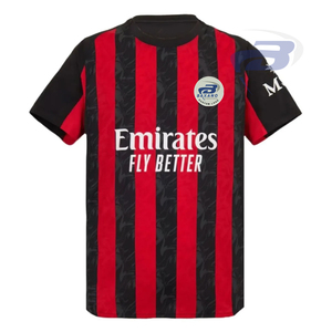 เสื้อฟุตบอลสีแดงดำลายทาง เสื้อซ้อมฟุตบอล ระบายอากาศ แห้งเร็ว คอวี 100% โพลีเอสเตอร์ สปอร์ต แบบสั่งทำ - Product Image 1