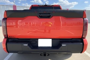 Pick-up tout-terrain 4x4 robuste de taille standard, modèle 2024, édition performance, avec suspension renforcée, sans accident. - Product Image 6