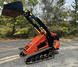 Ditch Witch SK755 Mini chargeuse à roues Skid Steer avec moteur Kubota à vendre - Product Image 1