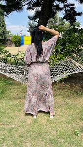 Robes longues à fleurs vintage Vintage Boho Gypsy Hippie femmes coton matériel léger robe indienne une pièce tenue - Product Image 2