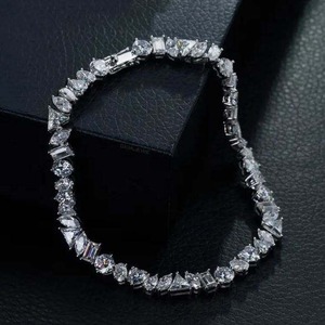 Bracelet de tennis en diamant Moissanite de qualité supérieure pour hommes et femmes Bijoux Hip Hop à la mode avec éclat étincelant d'Inde - Product Image 1