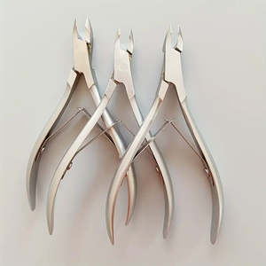 1 pièce Pince à cuticules en acier inoxydable, outil de manucure et pédicure de précision pour l'élimination des peaux mortes, soin des ongles, pince podologique, outils OEM - Product Image 1