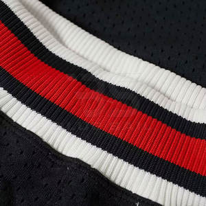 Pantalones cortos de baloncesto de fútbol OEM hechos a medida de alta calidad, pantalones cortos de gimnasio para hombres con bolsillos para deportes - Product Image 4