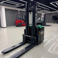 Chariot élévateur à palettes économique, capacité 1000KG-2000KG, roues en polyuréthane pour une manutention fluide en entrepôt, opérations simplifiées
