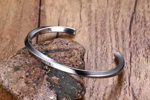 Pulsera de moda plateada de acero inoxidable para hombre, brazaletes trenzados pulidos para hombre - Product Image 3