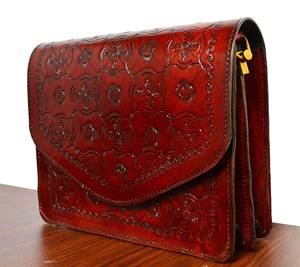 Venta al por mayor de cuero genuino a mano Tooled mujeres Crossbody Sling Messenger Bag de lujo para las mujeres Personalización de fábrica producto FBA OEM - Product Image 1