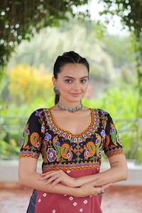 Vestido largo Kurti de seda elegante para mujer de diseñador indio y paquistaní para ropa de fiesta Navratri espejo trabajo encaje borde elegante - Product Image 4